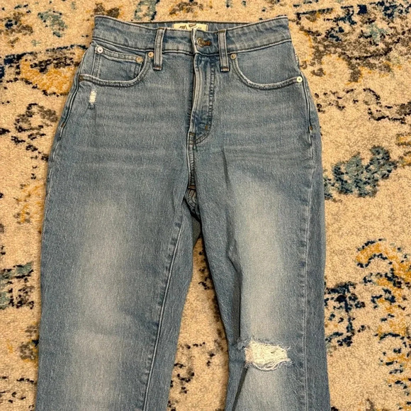 Madewell Curvy Perfect Vintage Jean: Coney Wash - Destroyed Edition - Picture 8 of 13